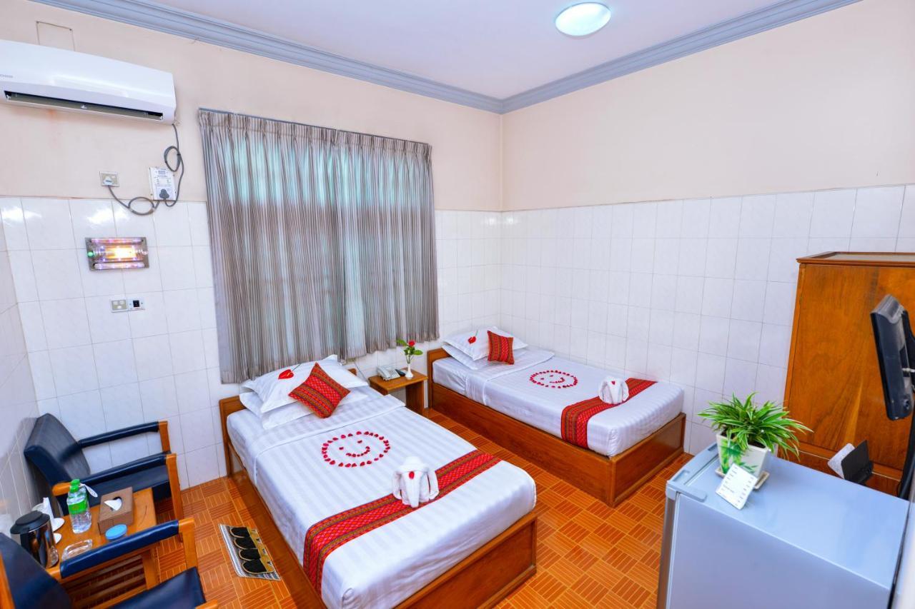Hotel Smile Pyin Oo Lwin Exteriör bild